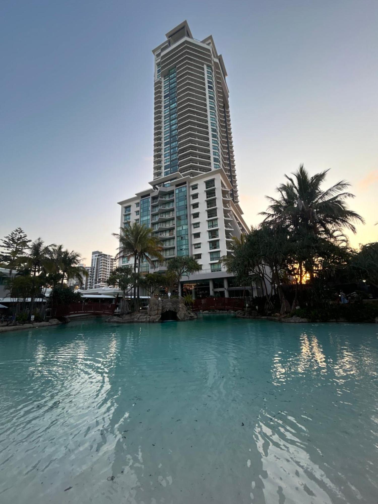 Crown Towers 2 Bedroom Ocean View Surfers Paradise * Gold Coast