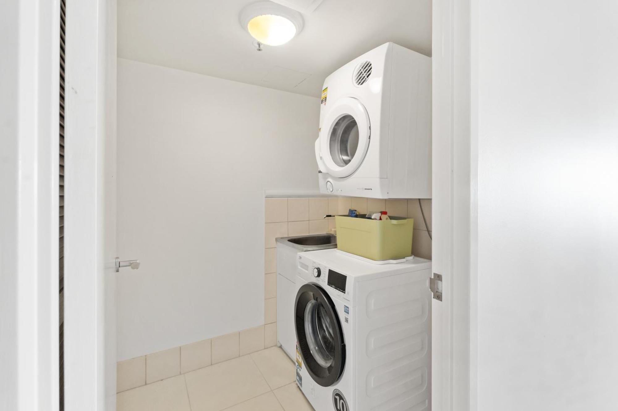 Crown Towers 2 Bedroom Ocean View Surfers Paradise Gold Coast