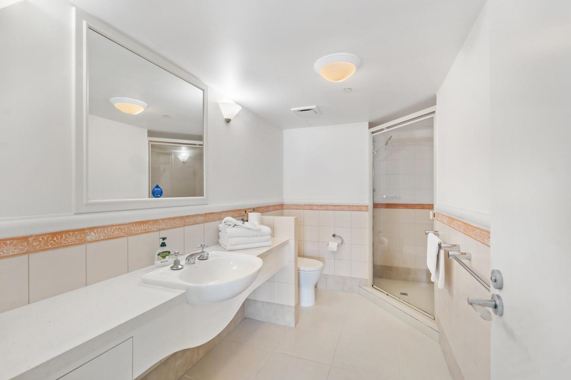 Crown Towers 2 Bedroom Ocean View Surfers Paradise Apartment Gold Coast